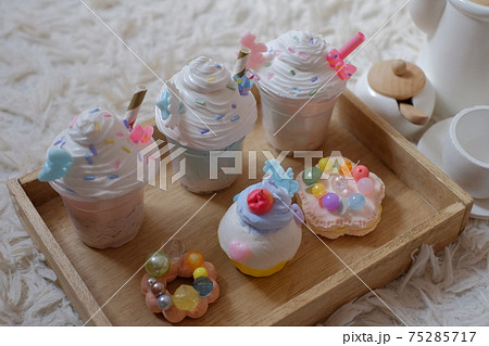 手作り粘土と木のお茶セット　女の子のおままごと 75285717