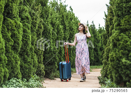 Women's Journey Resort 75290565