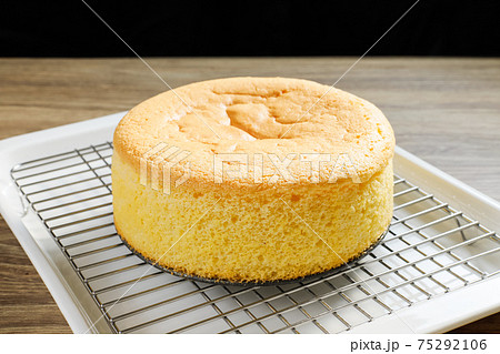 手作りスポンジケーキ 75292106