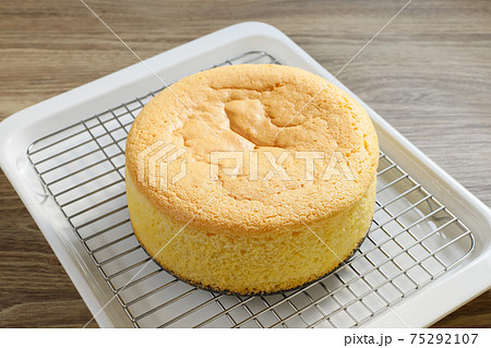 手作りスポンジケーキ 手作りスポンジケーキ 75292107
