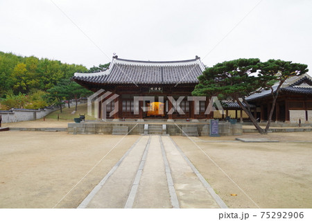 韓国　世界遺産　水原華城 75292906