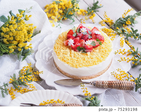 ミモザの日 ミモザケーキ 75293198
