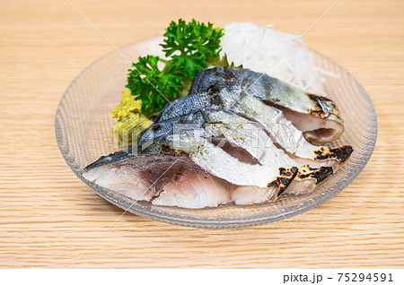 脂がのった炙りしめ鯖 75294591