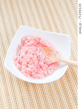 巻き寿司、ちらし寿司の具の桜でんぶ 巻き寿司、ちらし寿司の具の桜でんぶ 75296328