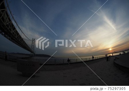 明石海峡大橋 夕暮れ 明石海峡大橋 夕暮れ 75297305
