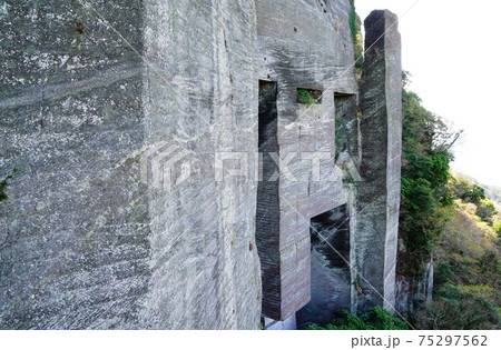 千葉 鋸山 石切跡地 ラピュタの壁 千葉 鋸山 石切跡地 ラピュタの壁 75297562