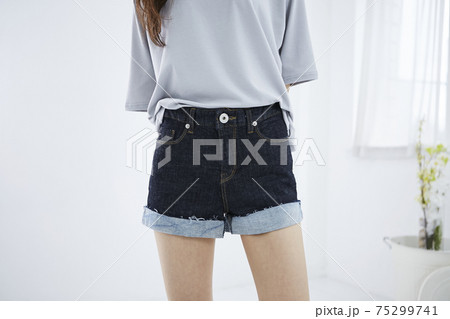 ファッション ジン 女性 75299741