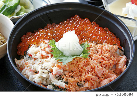 海鮮丼 三色丼 サケ親子 海鮮丼 三色丼 サケ親子 75300094
