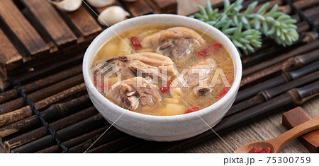 鶏 チキン ニワトリ 75300759