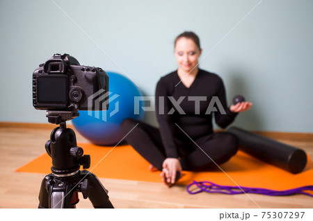 Creating video content with fitness workouts to do at home 75307297