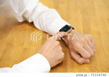 ビジネスマン　スマートウォッチ 75314740