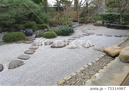 一茶双樹記念館 枯山水の庭園 千葉県流山市 の写真素材
