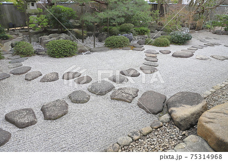 一茶双樹記念館 枯山水の庭園 千葉県流山市  一茶双樹記念館 枯山水の庭園 千葉県流山市  75314968