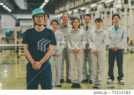 新聞印刷工場 75315183