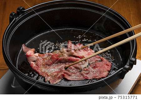 関西風すき焼き 関西風すき焼き 75315771
