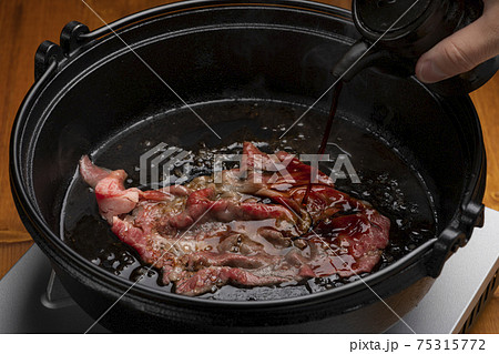 関西風すき焼き 関西風すき焼き 75315772