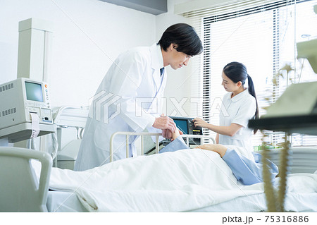 病院　医療　ICU　医師　医者　看護師　入院 75316886