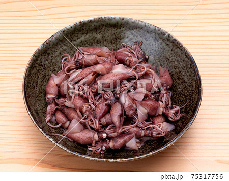 茹でたホタルイカ 茹でたホタルイカ 75317756