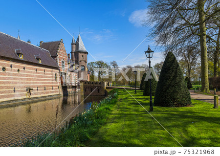 Castle Kasteel Heeswijk in Netherlands 75321968