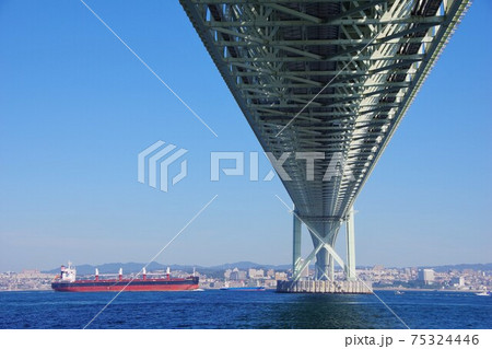 明石海峡大橋（淡路島から垂水方面を望む） 75324446