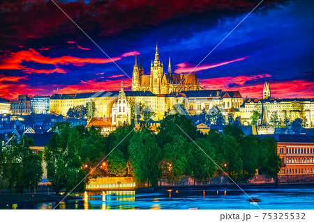 View of Prague Castle from the river Vltava.Czech Republic. 75325532