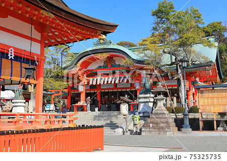 【京都府】快晴下の伏見稲荷大社 【京都府】快晴下の伏見稲荷大社 75325735