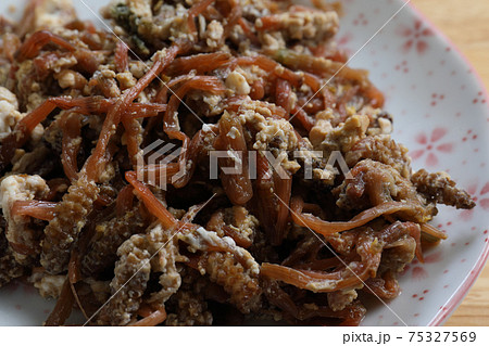 つくしの卵とじ つくしの卵とじ 75327569