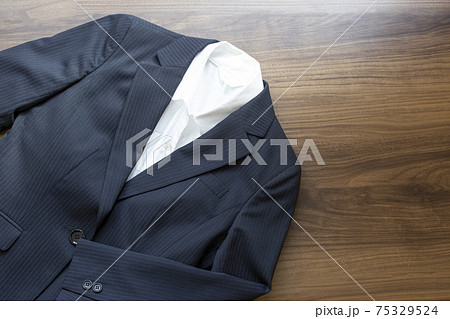 リクルートスーツの置き撮り 75329524