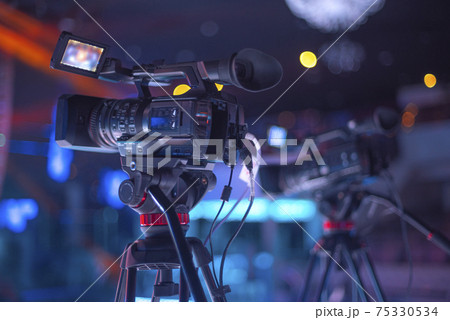 stream at a concert in a hall without spectators 75330534