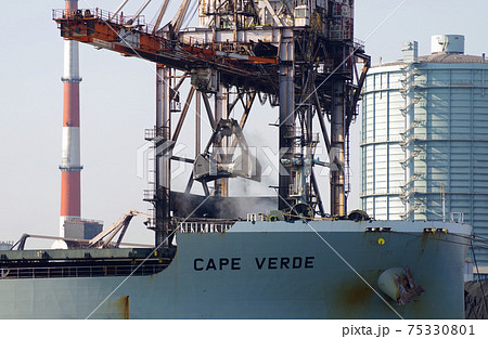 水島製鉄所の荷役風景 75330801