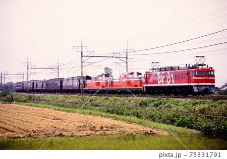 1997年　東北線を行くEF8195お召訓練編成回送 75331791