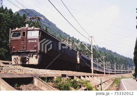 1997年 旧信越本線を行くEF6319重連の189系L特急あさま 1997年 旧信越本線を行くEF6319重連の189系L特急あさま 75332012