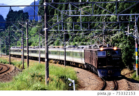 1997年 旧信越本線を行くEF6324重連の189系L特急あさま 1997年 旧信越本線を行くEF6324重連の189系L特急あさま 75332153