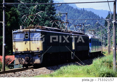 1997年 旧信越本線を行くEF636重連の115系普通電車 1997年 旧信越本線を行くEF636重連の115系普通電車 75332157