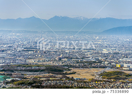 愛知県　春日井市弥勒山からの展望　名古屋空港方面 75336890