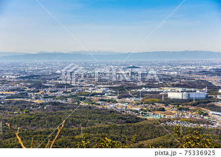 愛知県　春日井市弥勒山からの展望　小牧市方面 75336925