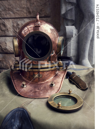 Antique, brass diving helmet 75340574