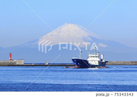 湘南三浦半島の先端の神奈川県三浦市城ヶ島の冬風景 75343343