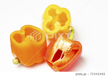 カラフルなパプリカのイメージ カラフルなパプリカのイメージ 75343492