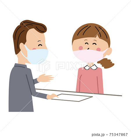 ポップな女性　受付でのやり取り　マスク 75347867