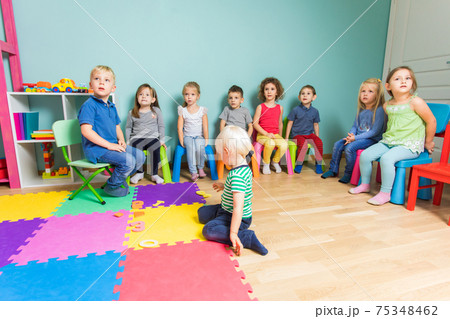 Preschool kids can be engaged into listening 75348462