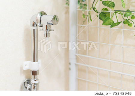 洗濯機の水栓　取り付け位置　高さ上げ 75348949