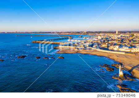 早朝の大洗海岸、大洗港、大洗岬（茨城県大洗町） 75349046