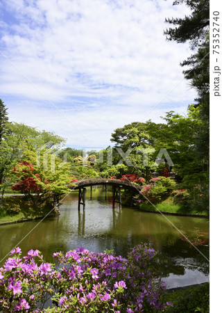 桂離宮 初夏の池泉回遊式庭園 桂離宮 初夏の池泉回遊式庭園 75352740