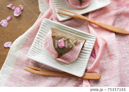 桜餅のテーブルフォト 75357193