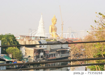 Gread Buddha and White pagoda in Bangkok, Thailand 75358268