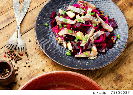 Classic herring salad 75359087