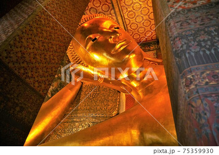 Reclining Buddha of Wat Pho in Bangkok, Thailand 75359930