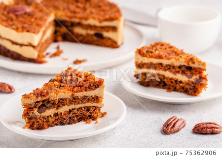 Vegan homemade carrot cake with pecans. 75362906