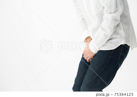 頻尿イメージ　男性 75364125